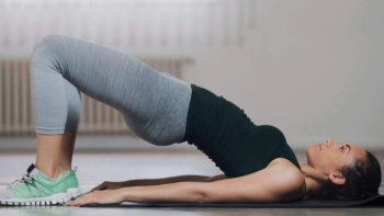 physiotherapist core stability training